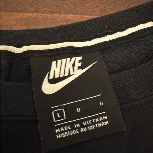 Nike Air Cropped Crewneck – Black & Gold (Size L) - Picture 3 of 3